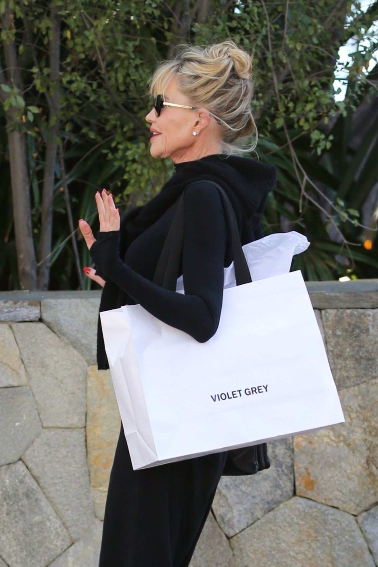 Melanie Griffith - Shopping in Beverly Hills 12/28/2021 • CelebMafia