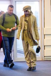 Miley Cyrus in Travel Outfit - JFK Airport in New York 12/12/2021