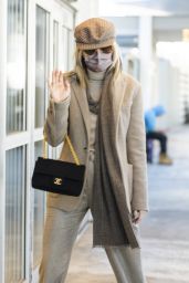 Miley Cyrus in Travel Outfit - JFK Airport in New York 12/12/2021