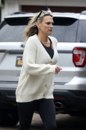 Molly Sims - Out in Los Angeles 12/26/2021