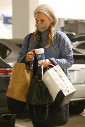 Molly Sims - Shopping in Pacific Palisades 12/23/2021