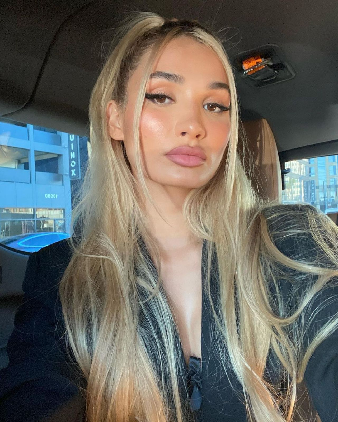 Pia Mia - Live Stream Video 12/15/2021 • CelebMafia