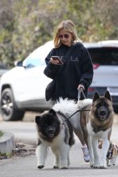 Sarah Michelle Gellar - Taking Her Dogs for a Morning Walk in Brentwood 12/28/2021