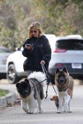 Sarah Michelle Gellar - Taking Her Dogs for a Morning Walk in Brentwood 12/28/2021