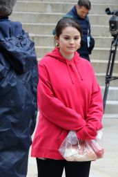 Selena Gomez - "Only Murders in the Building" Filming Set in Long Island City 12/09/2021