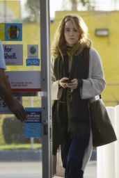 Suki Waterhouse - Out in Los Angeles 12/09/2021