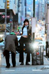 Suki Waterhouse - Photoshoot in New York 12/05/2021