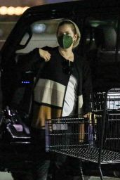 Amy Adams - Grocery Shopping for NYE Party in Beverly Hills 12/31/2021