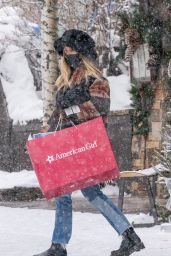 Ashlee Simpson - Out in Aspen 12/31/2021