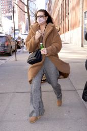 Brooke Shields - Exiting "The Drew Barrymore Show" in New York 01/26/2022