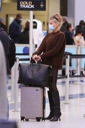 Charlotte McKinney in Casual Outfit - LAX Airport in Los Angeles 12/30/2021