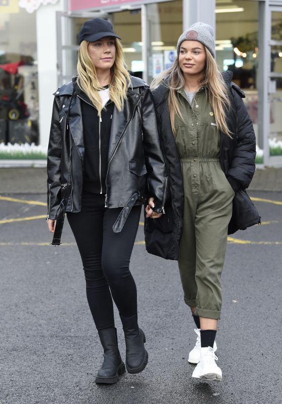 Charlotte Taundry and Sarah Hutchinson - Shopping at Baby In Bloom in Manchester 01/09/2022