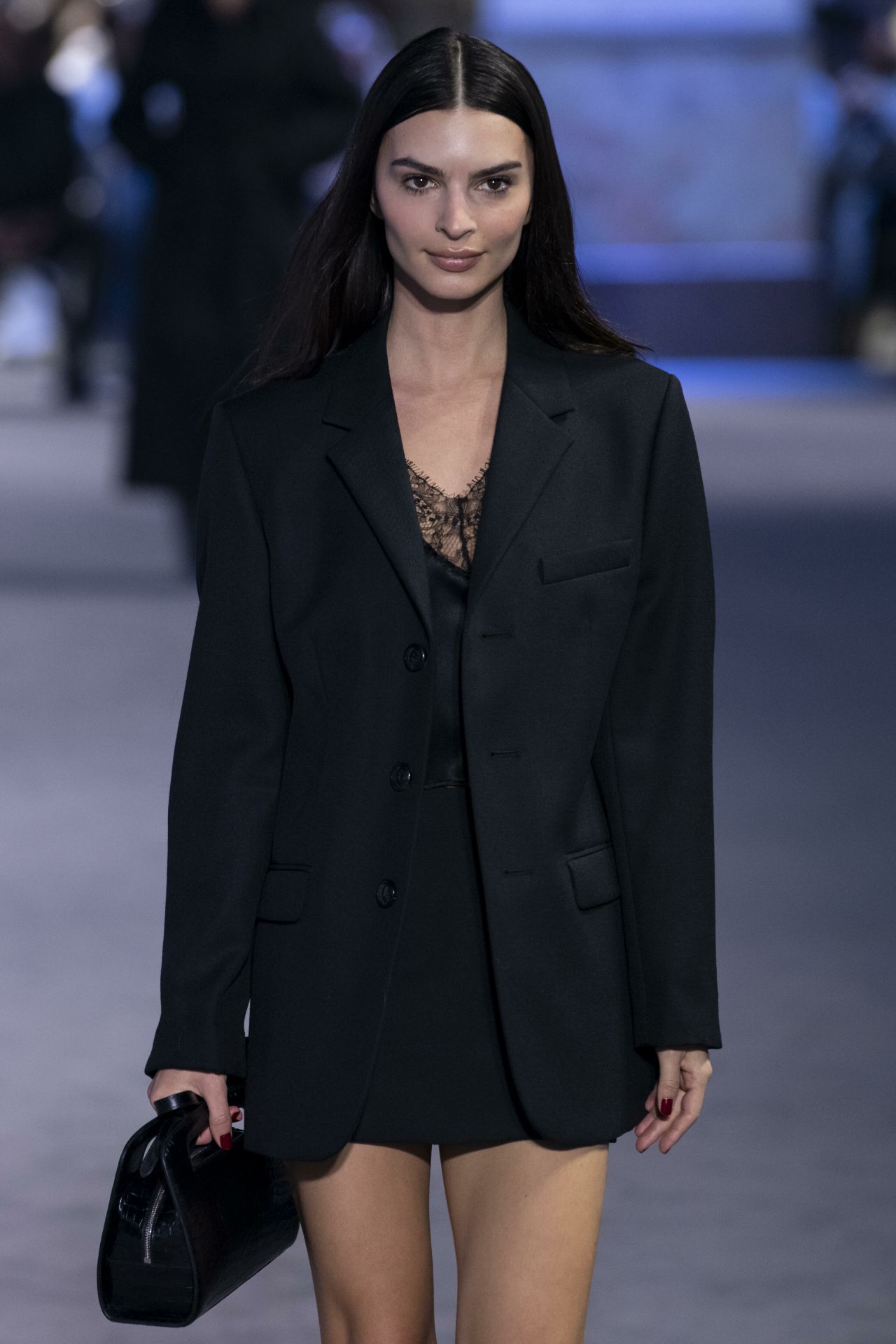 Emily Ratajkowski – AMI FW 2022 Fashion Show in Paris 01/19/2022 ...