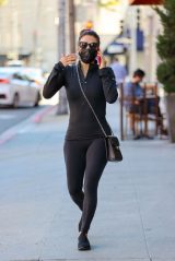 Eva Longoria in Skin-Tight Athleisure Ensebmle -  Beverly Hills 01/20/2022