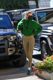 Hailey Rhode Bieber – Arriving For a Hot Yoga Session in West Hollywood 01/27/2022