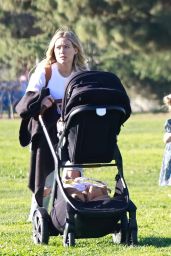 Hilary Duff at a Park in Studio City 01/22/2022