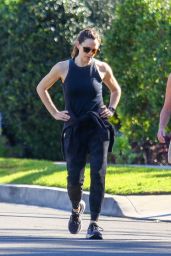 Jennifer Garner - Walk in Pacific Palisades 01/23/2022