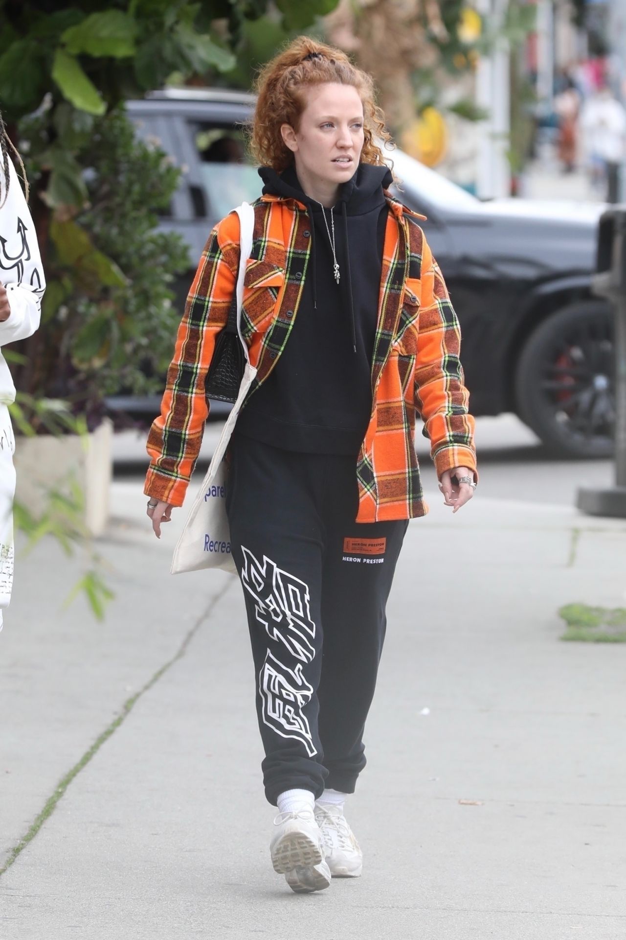 Jess Glynne - Shopping in Beverly Hills 01/29/2022 • CelebMafia