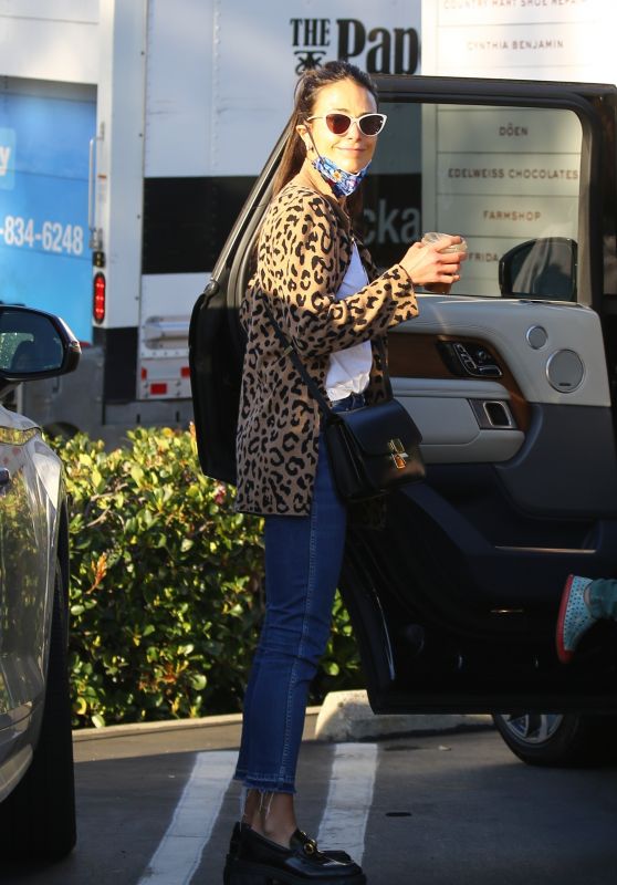 Jordana Brewster - Out in Brentwood 01/25/2022