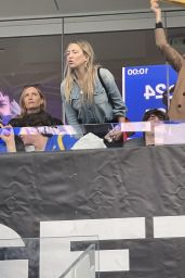 Kate Hudson Makeup Free - Rams vs 49ers in Los Angeles 01/09/2022