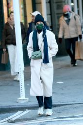 Katie Holmes in an Ivory Coat - New York 01/08/2022