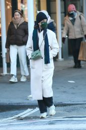 Katie Holmes in an Ivory Coat - New York 01/08/2022