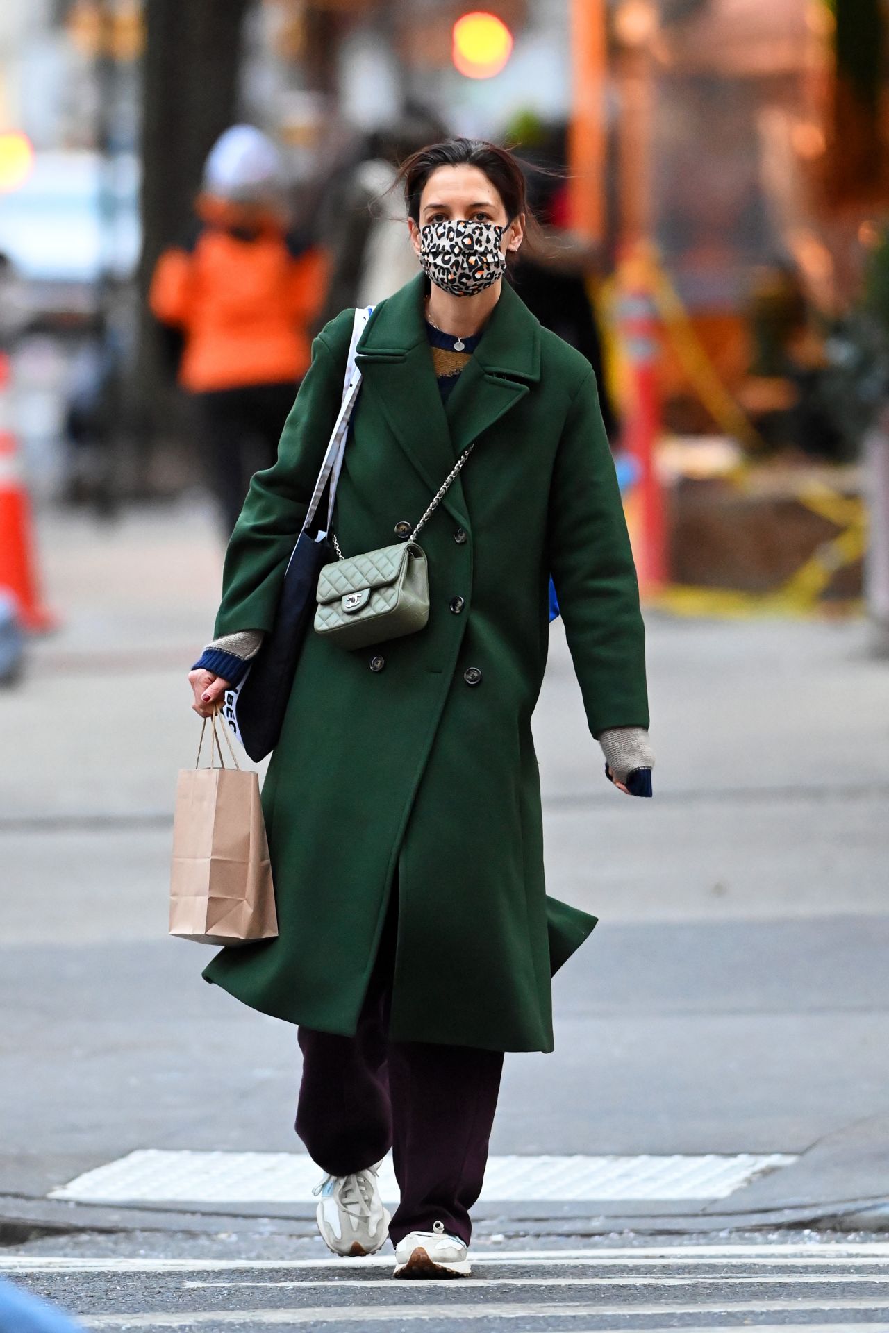 Katie Holmes Winter Street Style New York 01 03 2022 • Celebmafia