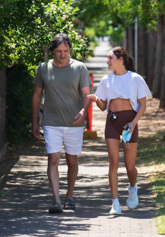 Kayla Itsines - Out in Adelaide 01/02/2022