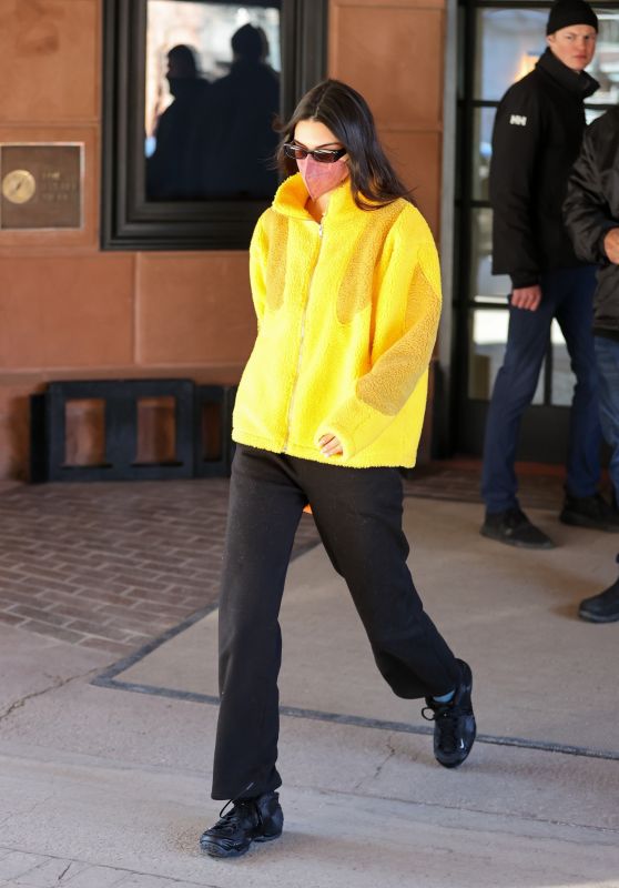 Kendall Jenner - Out in Aspen 01/19/2022