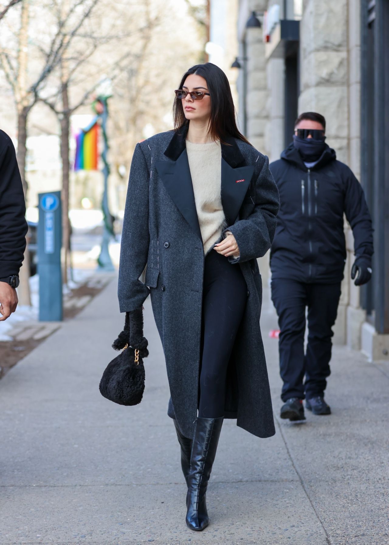 Kendall Jenner Winter Street Style - Shopping in Aspen 01/18/2022 ...