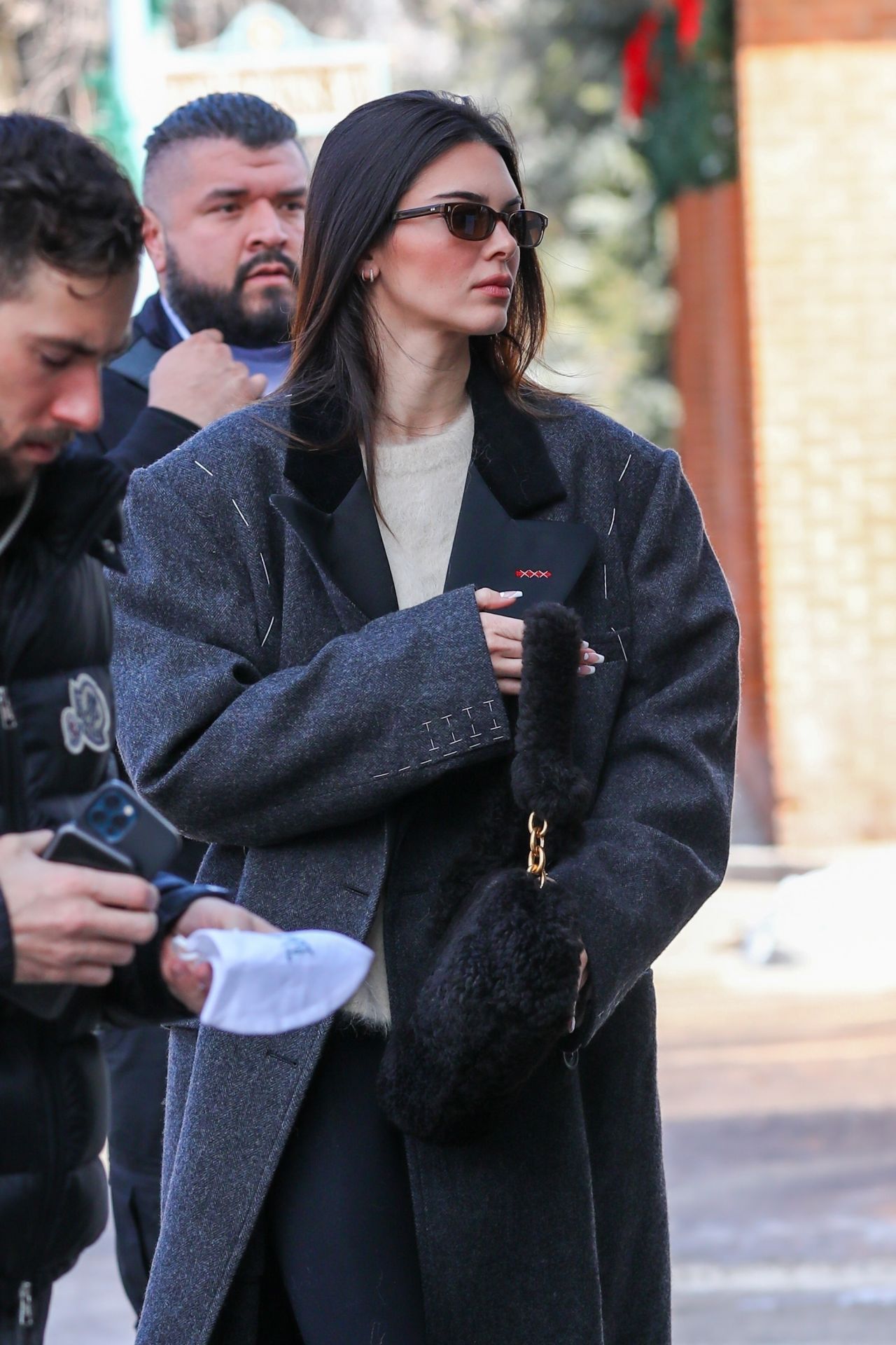 Kendall Jenner Winter Street Style - Shopping in Aspen 01/18/2022 ...