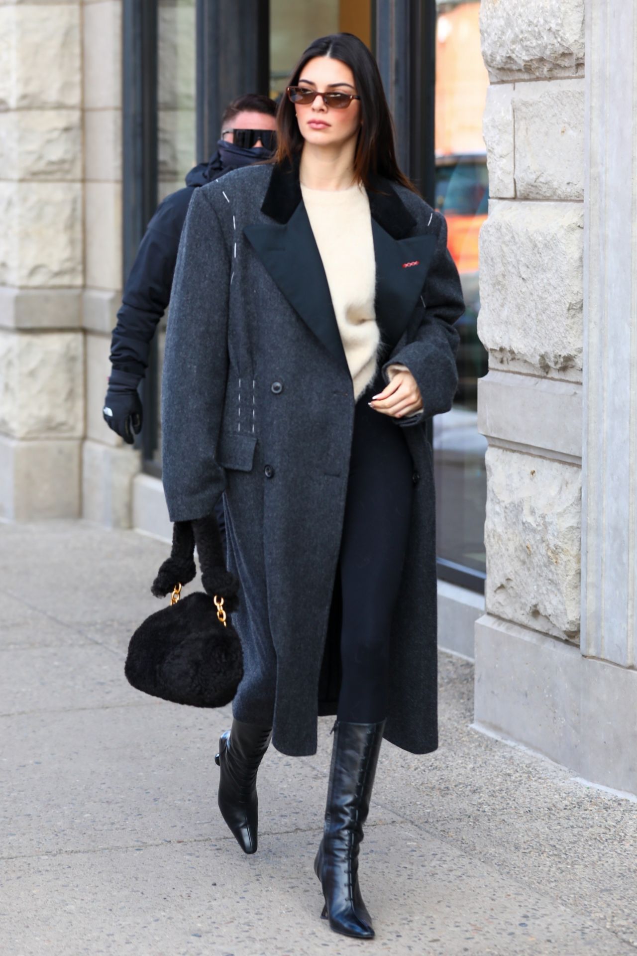 Kendall Jenner Winter Street Style - Shopping in Aspen 01/18/2022 ...