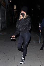 Khloe Kardashian – Out in Los Angeles 01/26/2022
