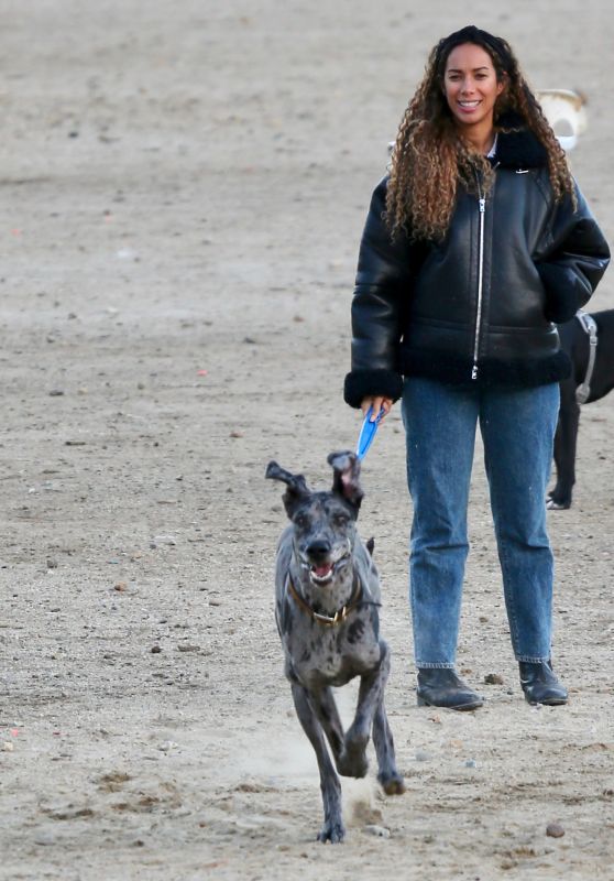 Leona Lewis at a Dog Park in LA 01/04/2022