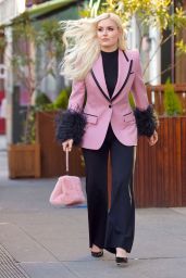 Lindsey Vonn in a Black-Trimmed Bubblegum Pink Blazer - New York 01/11/2022