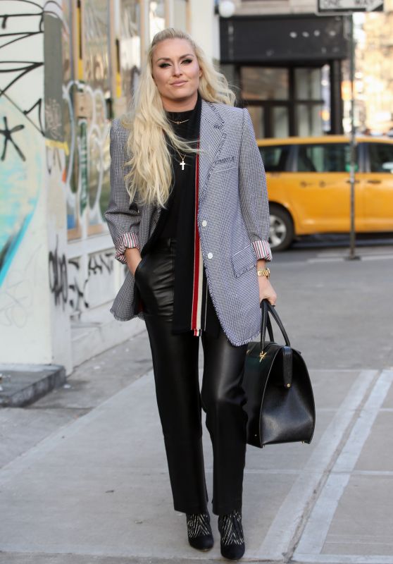 Lindsey Vonn Street Style - New York 01/12/2022