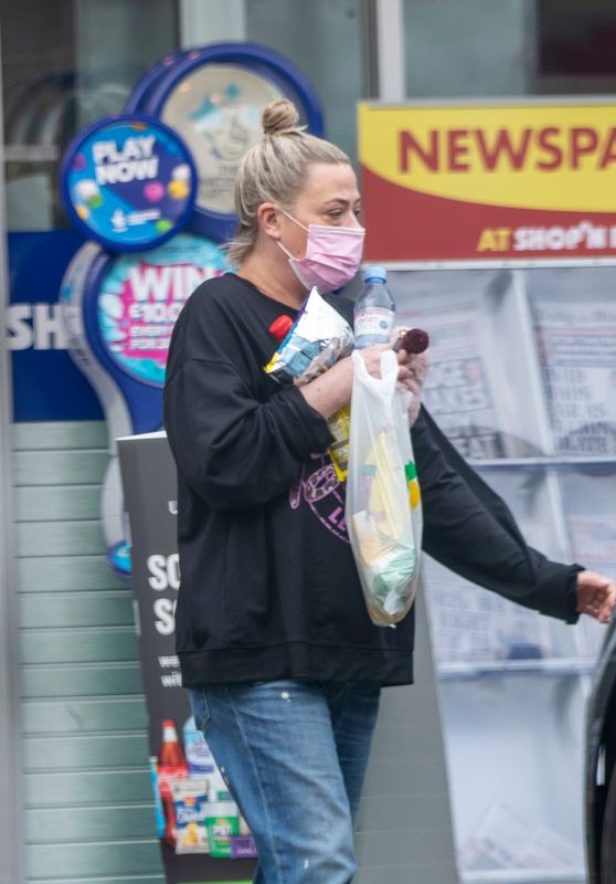 Lisa Armstrong at a West London Petrol Station 01/04/2022