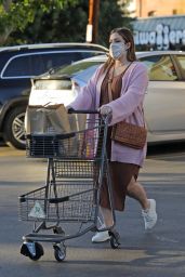 Mia Swier - Grocery Shopping at Gelson