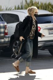 Michelle Pfeiffer - Out in Santa Monica 01/07/2022