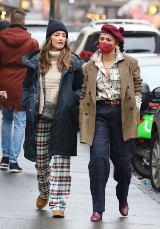 Minka Kelly and Kate Hudson - Shopping in Manhattan’s Soho Area 01/28/2022
