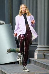 Model Violet Threfall - Shoots a Commercial for Maybelline in NY 01/19/2022