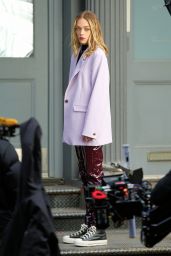 Model Violet Threfall - Shoots a Commercial for Maybelline in NY 01/19/2022
