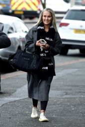 Molly-Mae Hague - Leaving a Wilmslow Hair Salon in Cheshire 01/11/2022
