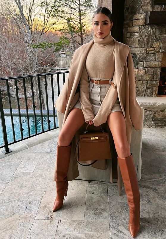 Olivia Culpo Outfit 01/12/2022