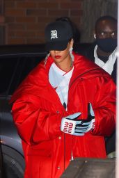 Rihanna - Heads to Dinner in New York 01/22/2022