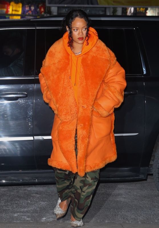 Rihanna in a Big Puffy Orange Fur Coat - Shopping in NYC 01/26/2022