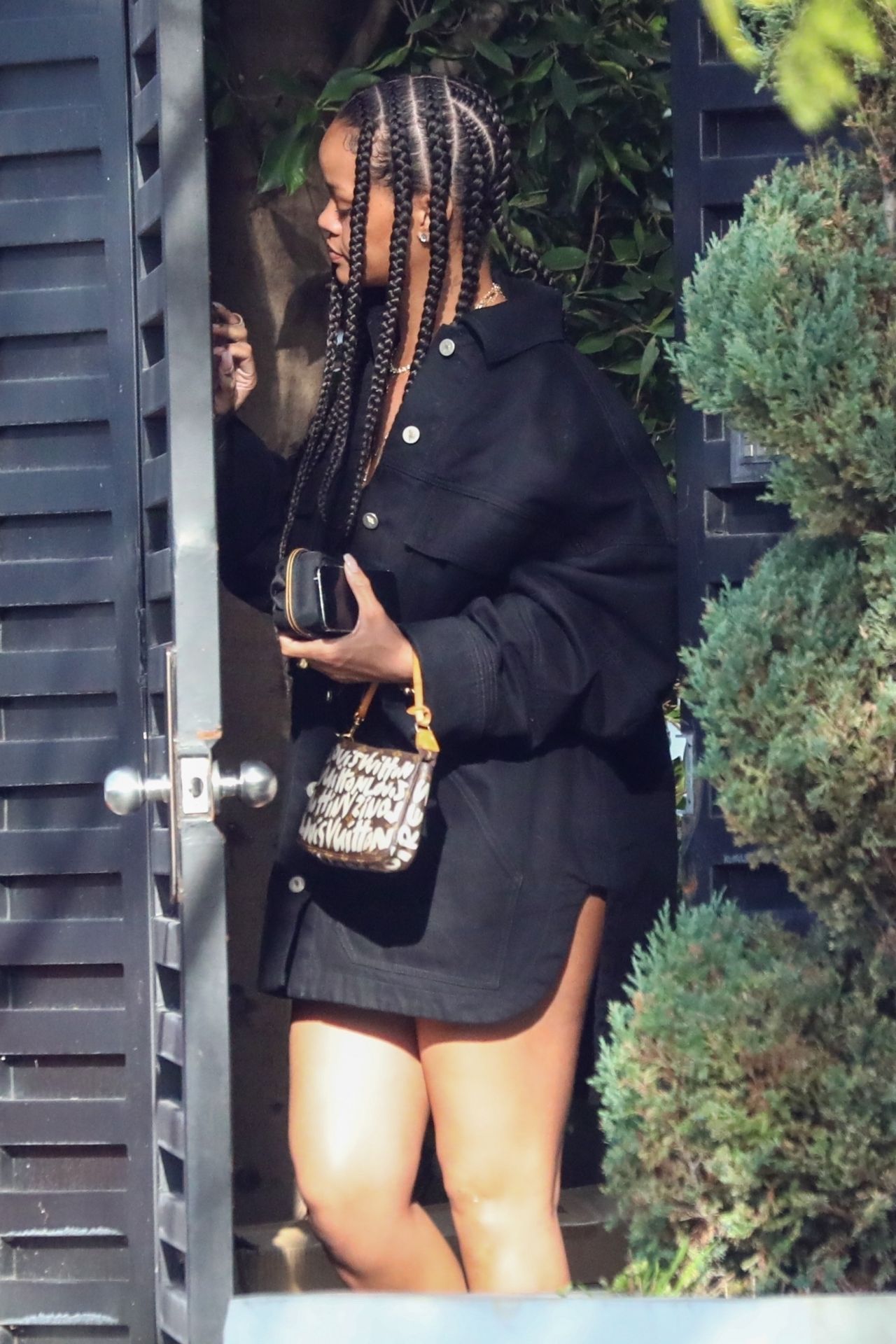Rihanna - Leaves ASAP Rocky's House in LA 01/10/2022 • CelebMafia