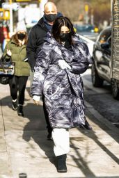 Selena Gomez - Filming Scenes For "Only Murders in the Building" in NYC 01/24/2022