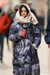 Selena Gomez - Filming Scenes For "Only Murders in the Building" in NYC 01/24/2022