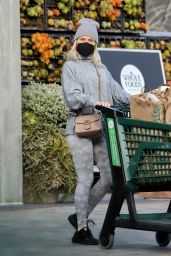 Sharna Burgess - Grocery Shopping in Malibu 01/13/2022